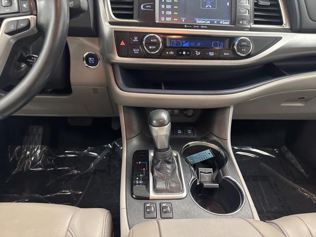 Photo of 2018 Predawn Gray Mica Toyota Highlander