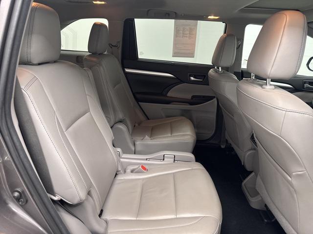 Photo of 2018 Predawn Gray Mica Toyota Highlander