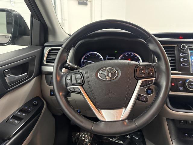 Photo of 2018 Predawn Gray Mica Toyota Highlander