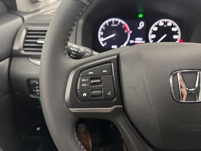 Photo of 2025 Crystal Black Pearl Honda Ridgeline