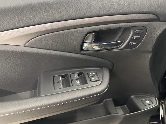 Photo of 2025 Crystal Black Pearl Honda Ridgeline