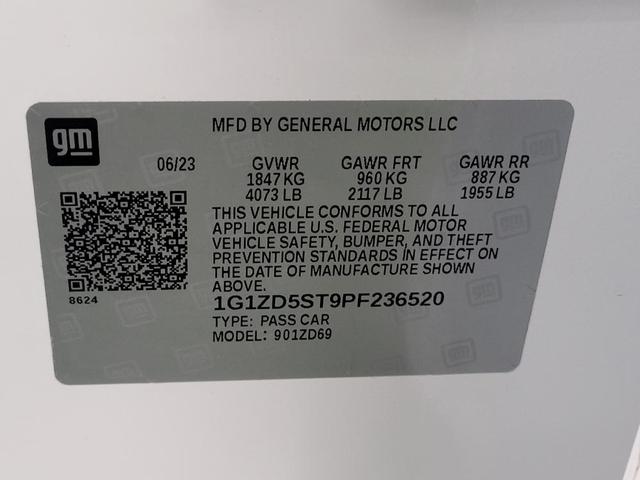 Photo of 2023 Summit White Chevrolet Malibu