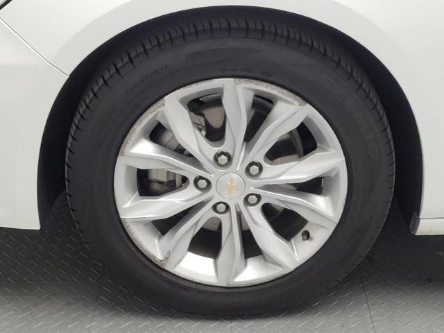 Photo of 2023 Summit White Chevrolet Malibu