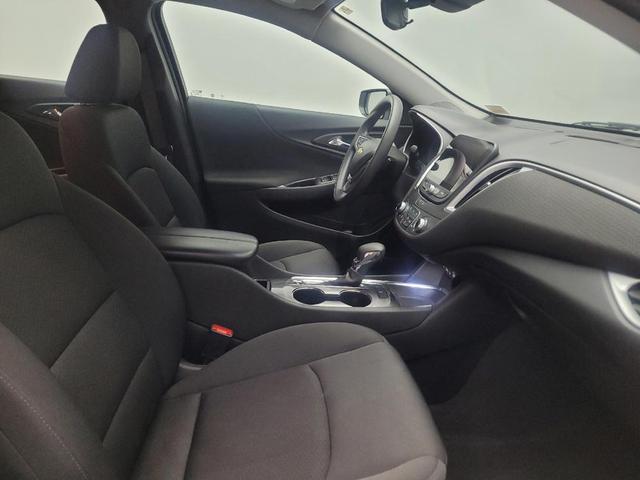 Photo of 2023 Summit White Chevrolet Malibu