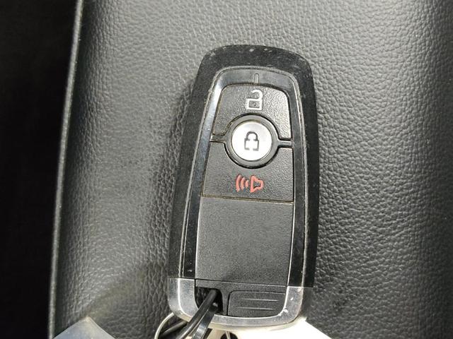 Photo of 2023 Iconic Silver Metallic Ford Edge