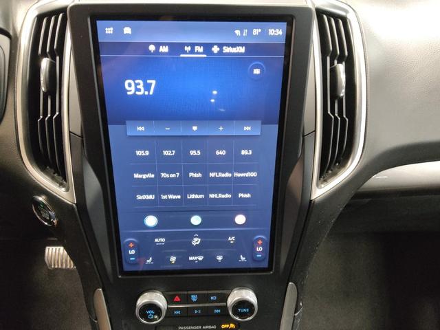 Photo of 2023 Iconic Silver Metallic Ford Edge