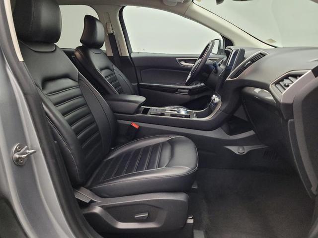Photo of 2023 Iconic Silver Metallic Ford Edge