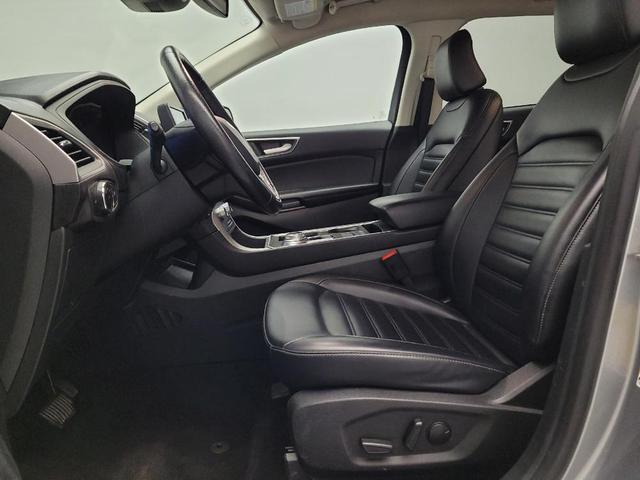 Photo of 2023 Iconic Silver Metallic Ford Edge