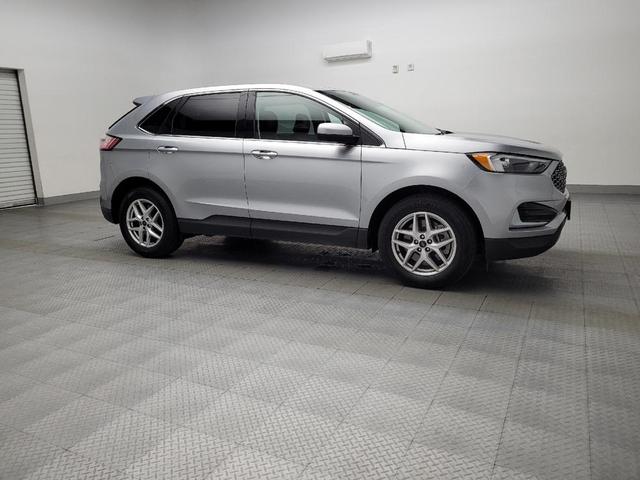 Photo of 2023 Iconic Silver Metallic Ford Edge