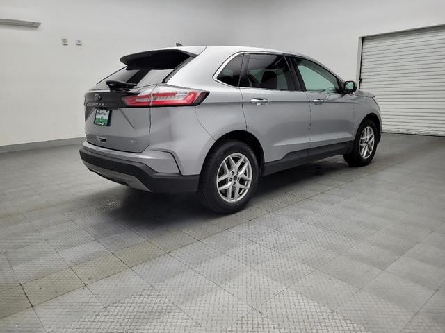 Photo of 2023 Iconic Silver Metallic Ford Edge