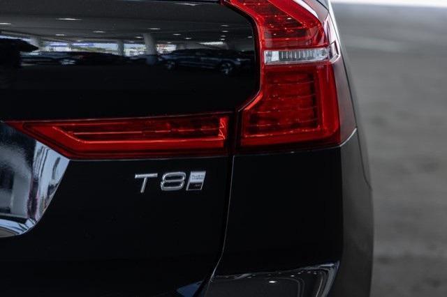 Photo of 2025 Onyx Black Volvo XC60 Plug-In Hybrid
