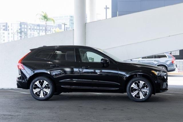 Photo of 2025 Onyx Black Volvo XC60 Plug-In Hybrid