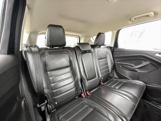 Photo of 2017 Magnetic Metallic Ford Escape