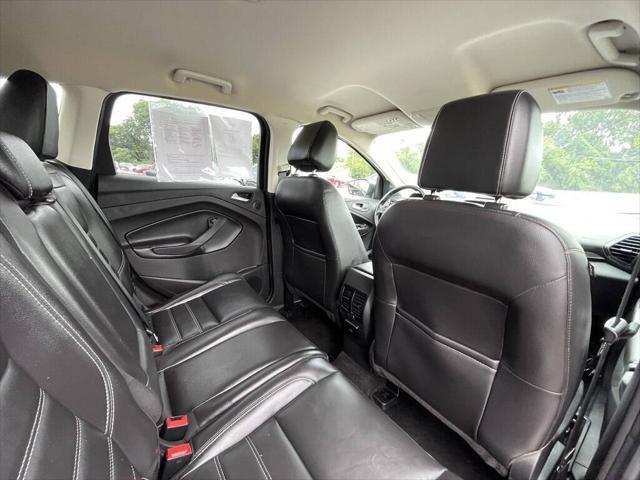Photo of 2017 Magnetic Metallic Ford Escape