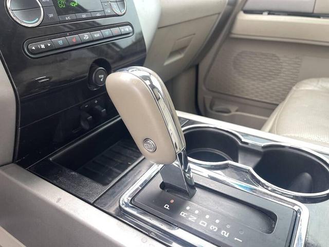 Photo of 2013 White Platinum Metallic Tri-Coat Ford Expedition EL
