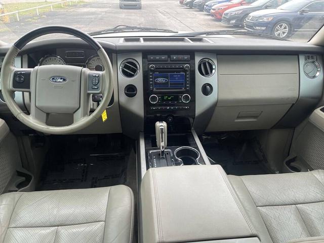 Photo of 2013 White Platinum Metallic Tri-Coat Ford Expedition EL