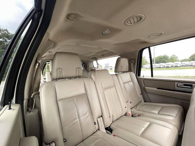 Photo of 2013 White Platinum Metallic Tri-Coat Ford Expedition EL