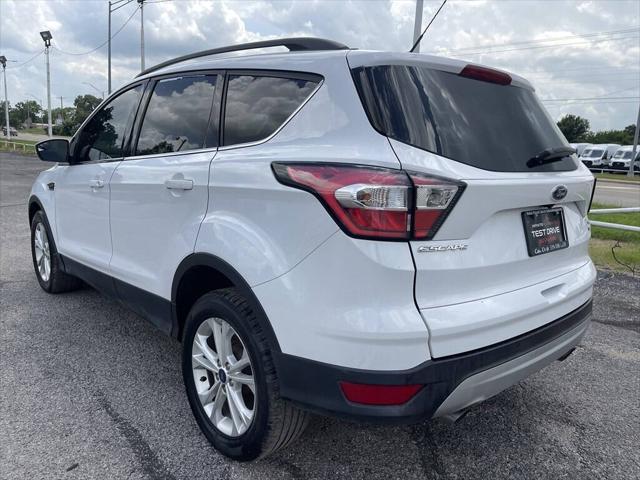 Photo of 2017 WHITE Ford Escape