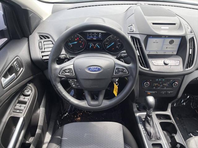 Photo of 2017 WHITE Ford Escape