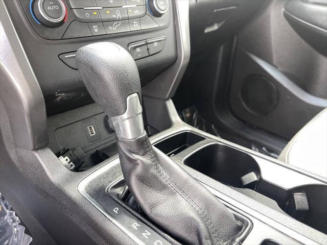 Photo of 2017 WHITE Ford Escape
