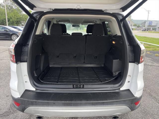 Photo of 2017 WHITE Ford Escape