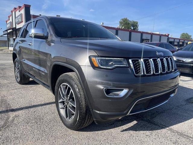 Photo of 2019 Granite Crystal Metallic Clearcoat Jeep Grand Cherokee
