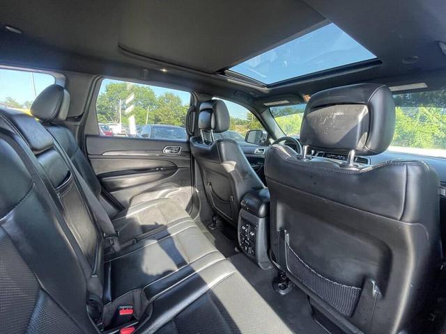 Photo of 2019 Granite Crystal Metallic Clearcoat Jeep Grand Cherokee