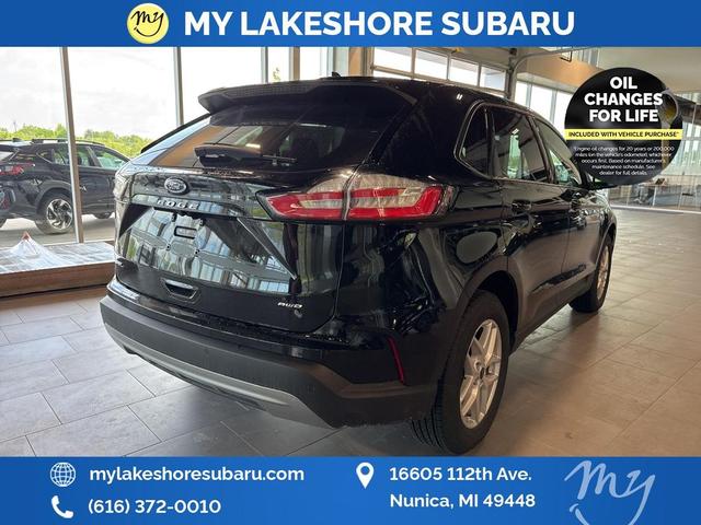 Photo of 2024 Agate Black Metallic Ford Edge