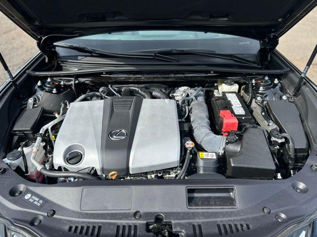 Photo of 2025 Obsidian Lexus ES 350