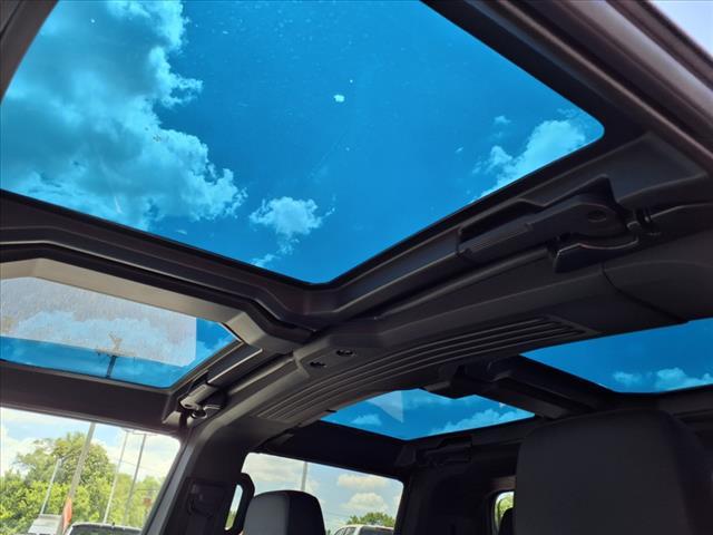 Photo of 2025 Void Black GMC HUMMER EV Pickup