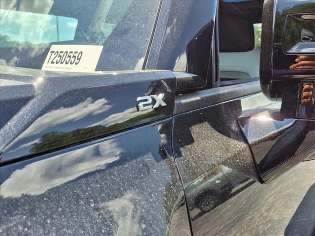 Photo of 2025 Void Black GMC HUMMER EV Pickup