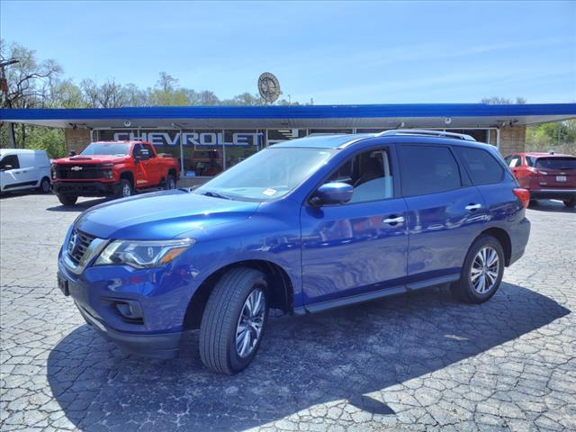 Photo of 2020 Caspian Blue Metallic Nissan Pathfinder