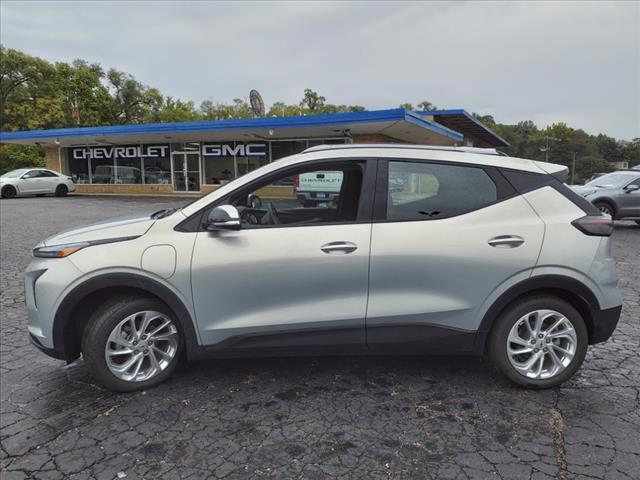 Photo of 2023 Silver Flare Metallic Chevrolet Bolt EUV