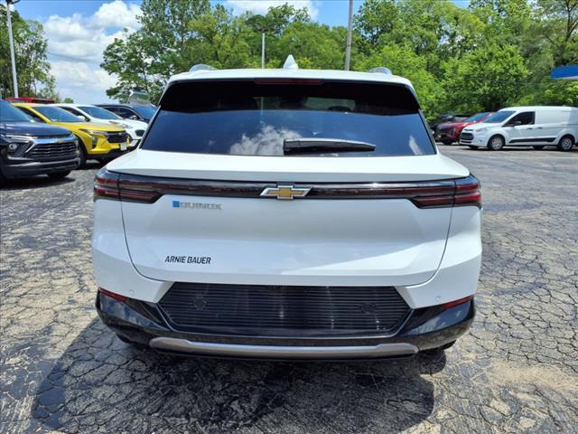 Photo of 2025 Summit White Chevrolet Equinox EV