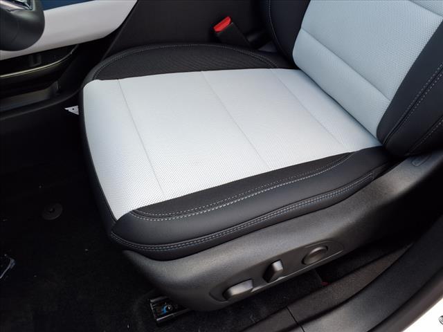 Photo of 2025 Summit White Chevrolet Equinox EV