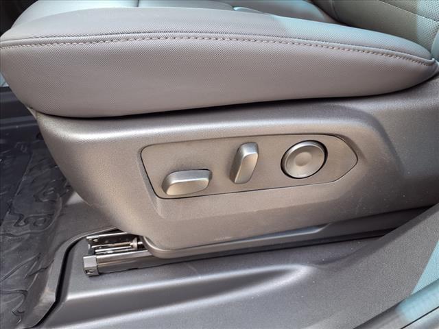 Photo of 2025 Interstellar White GMC HUMMER EV SUV