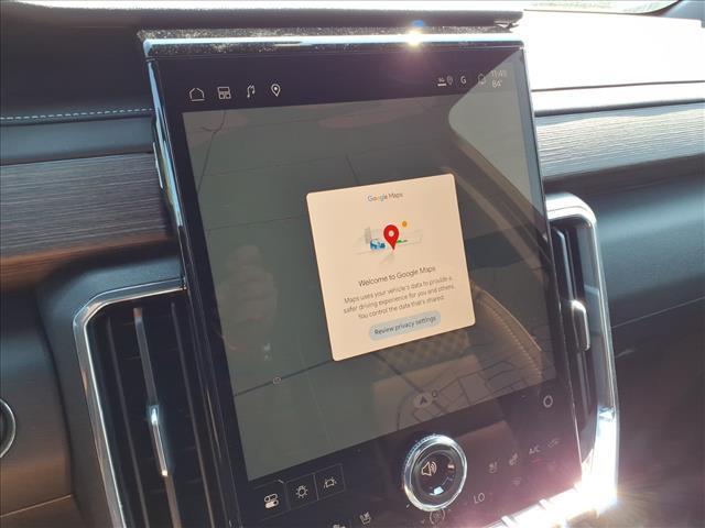 Photo of 2026 Glacier White Tricoat GMC Acadia
