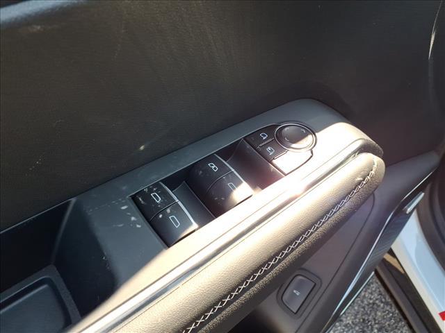 Photo of 2026 Glacier White Tricoat GMC Acadia