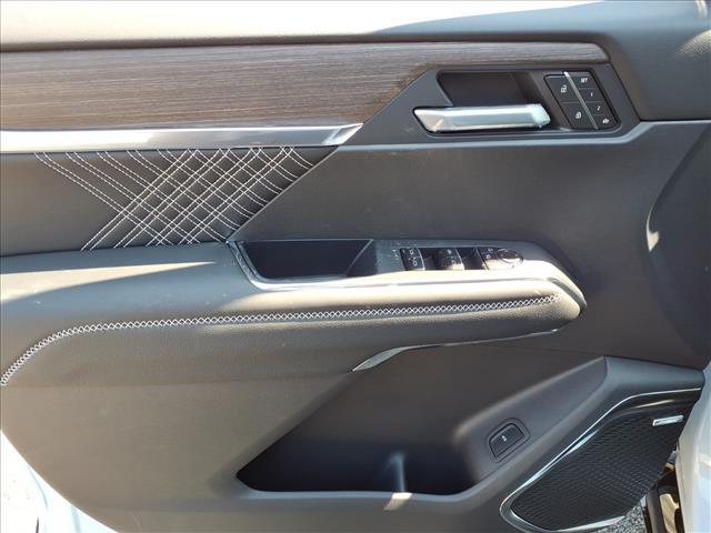 Photo of 2026 Glacier White Tricoat GMC Acadia