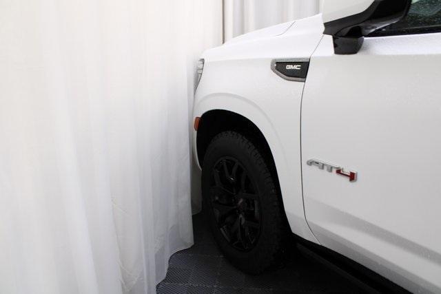 Photo of 2022 Summit White GMC Yukon