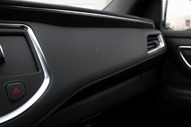 Photo of 2022 Summit White GMC Yukon