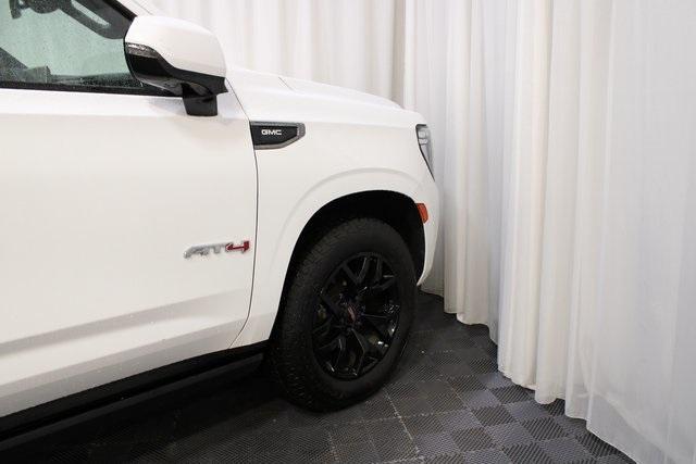Photo of 2022 Summit White GMC Yukon