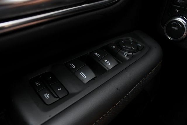 Photo of 2022 Summit White GMC Yukon
