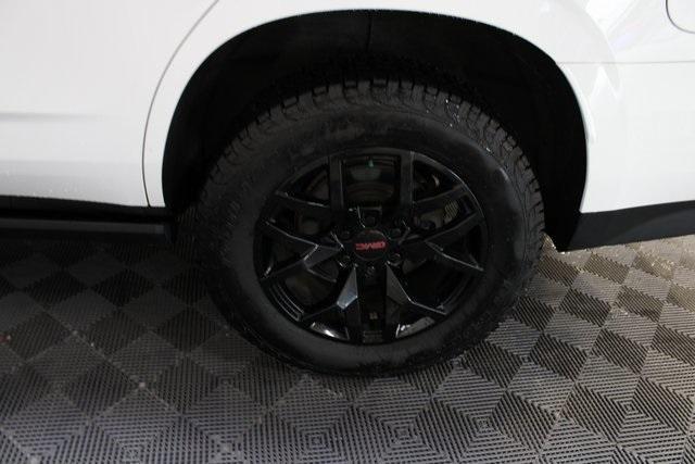 Photo of 2022 Summit White GMC Yukon