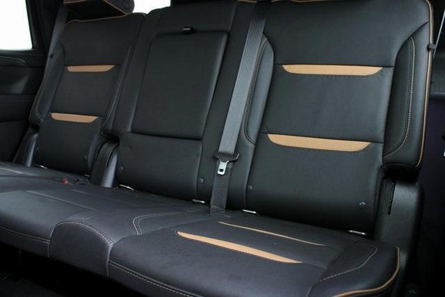 Photo of 2022 Summit White GMC Yukon
