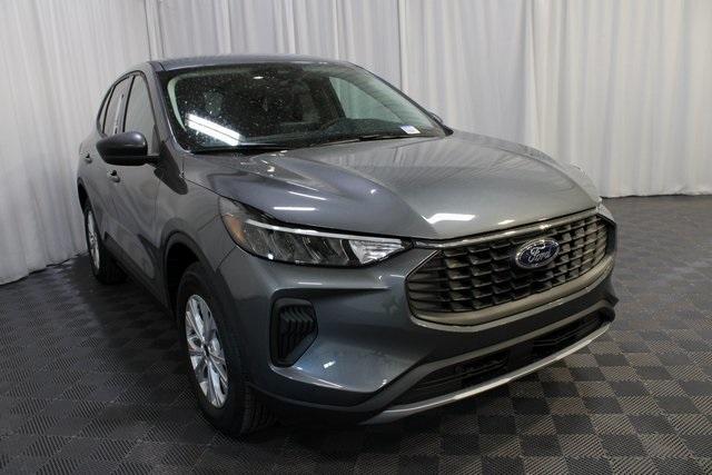 Photo of 2025 Gray Metallic Ford Escape