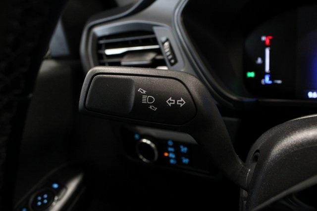 Photo of 2025 Gray Metallic Ford Escape