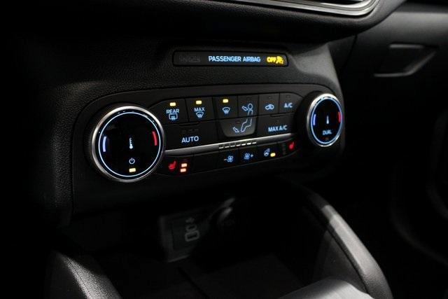 Photo of 2025 Gray Metallic Ford Escape