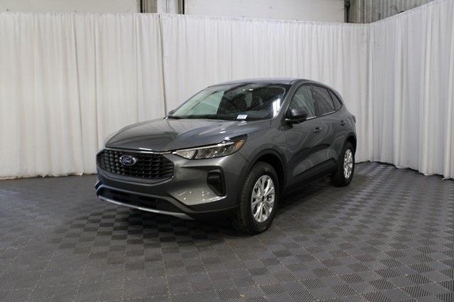 Photo of 2025 Gray Metallic Ford Escape