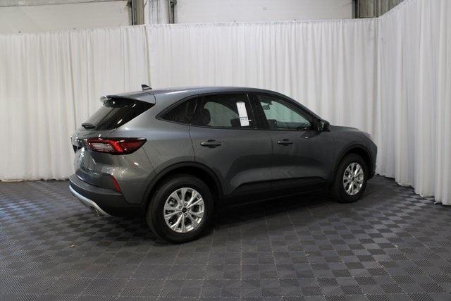 Photo of 2025 Gray Metallic Ford Escape